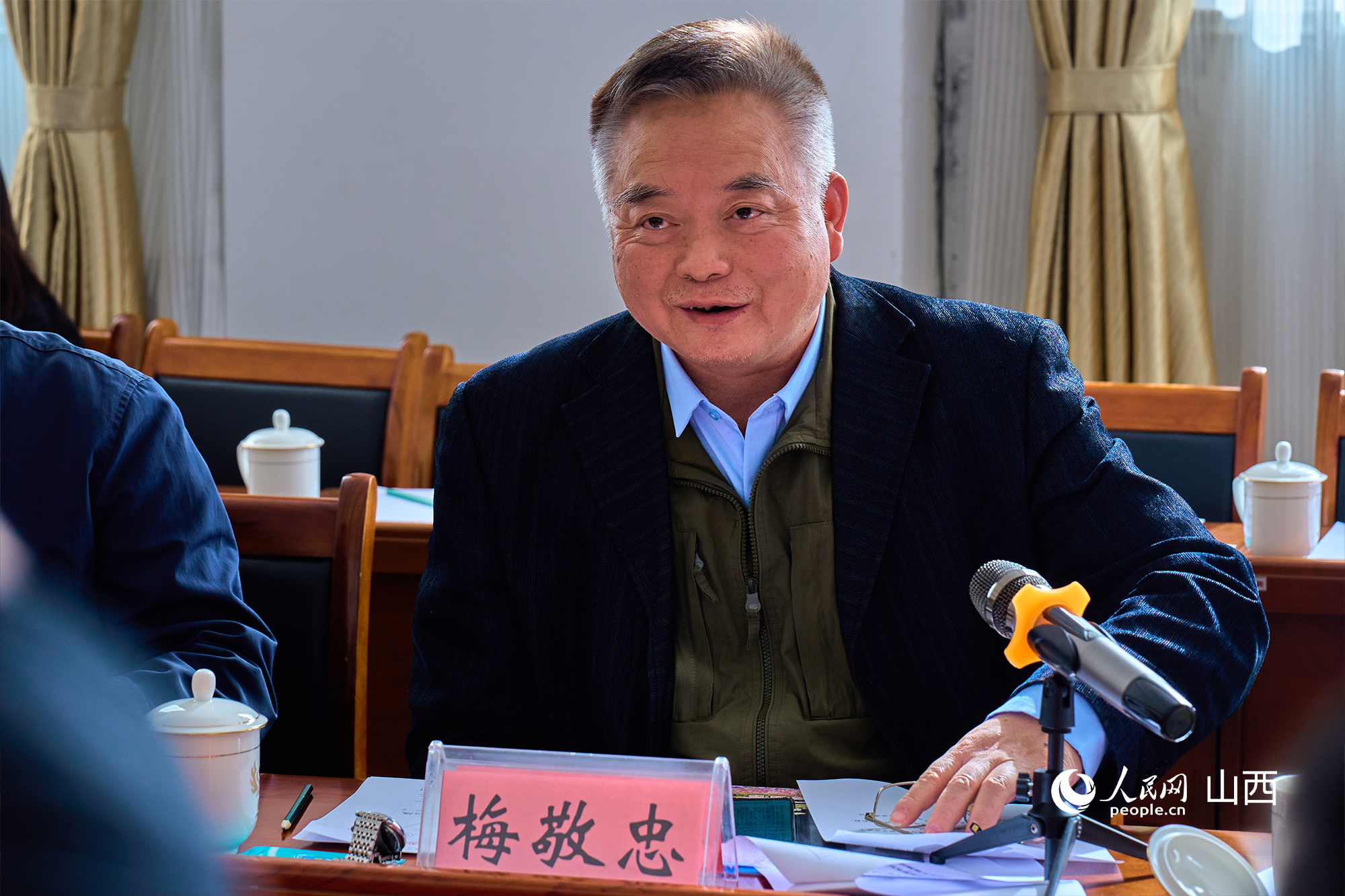 中央黨校（國家行政學(xué)院）文史教研部原副主任、教授梅敬忠。人民網(wǎng) 張超寧攝